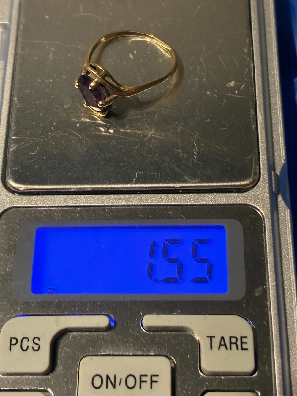 Beautiful Alexandrite Ring in 10K.          Size 6 1/2.  1.55 grams